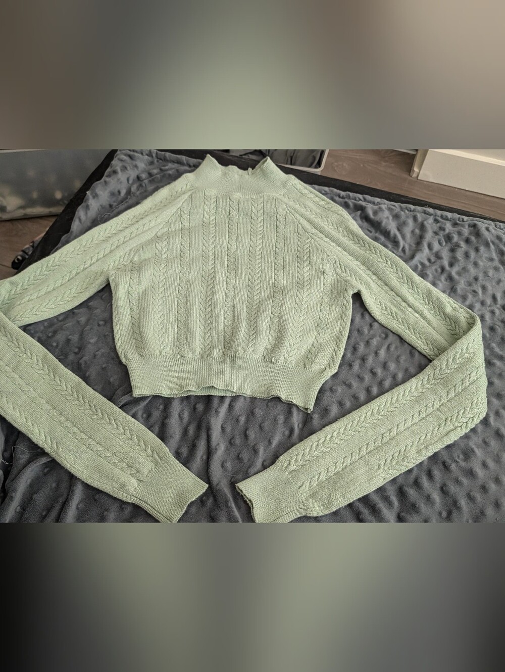 Pale Green Knit Cropped Sweater, Ardene Size Xs Perfect Condition